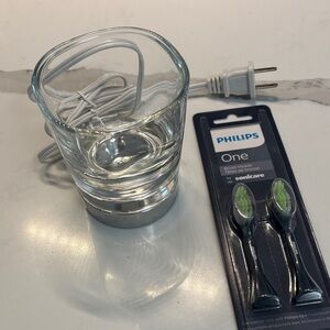 Philips One Replacement Brush Heads - plus Philips Charger HX91008